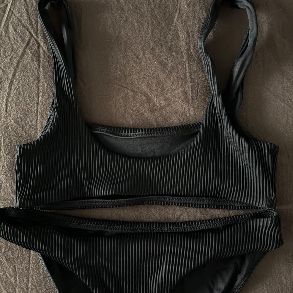 COS Ribbed Bikini Set (Top And Bikini) - Picture 3 of 5